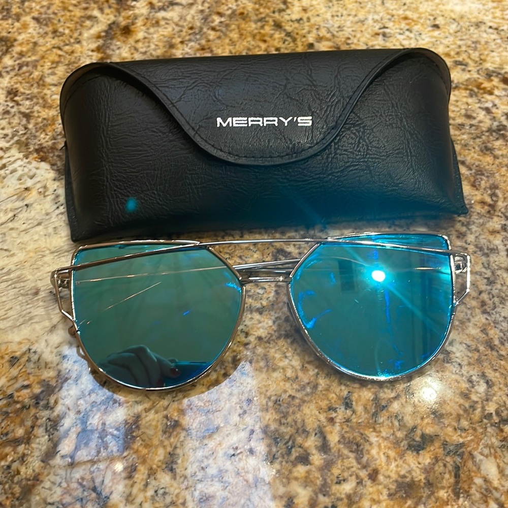 Merry’s Sunglasses 😎